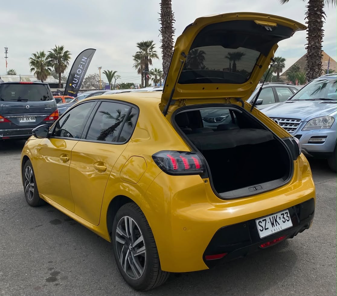 Peugeot 208 Allure — foto 4 de 9