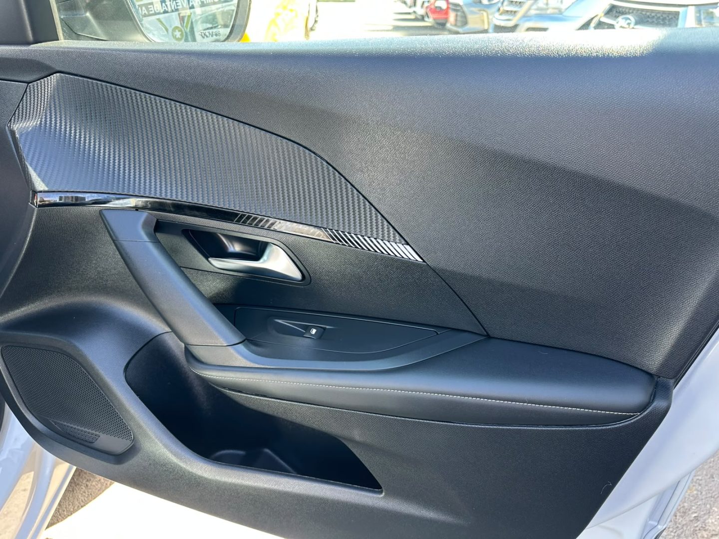Peugeot 2008 Allure — foto 11 de 16