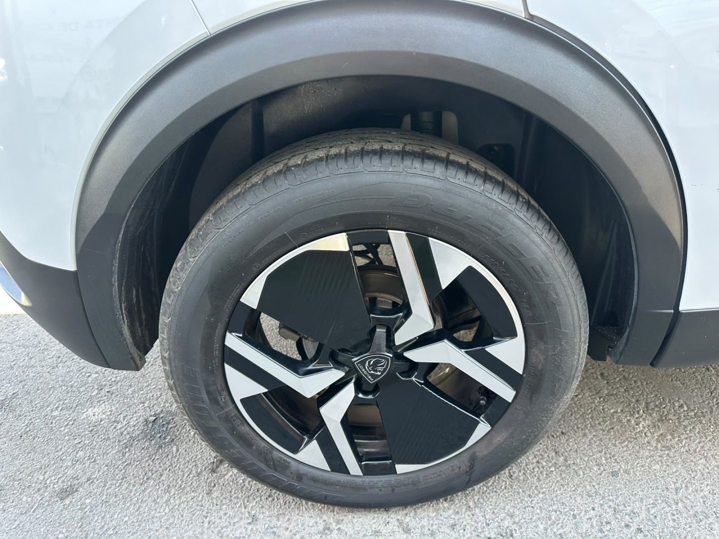 Peugeot 2008 Allure — foto 12 de 16