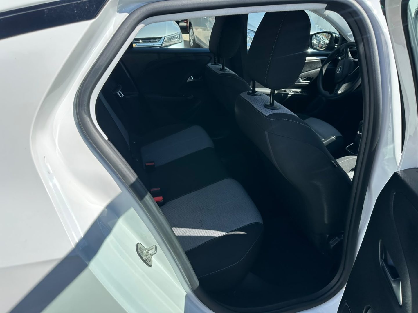Opel Corsa — foto 12 de 17