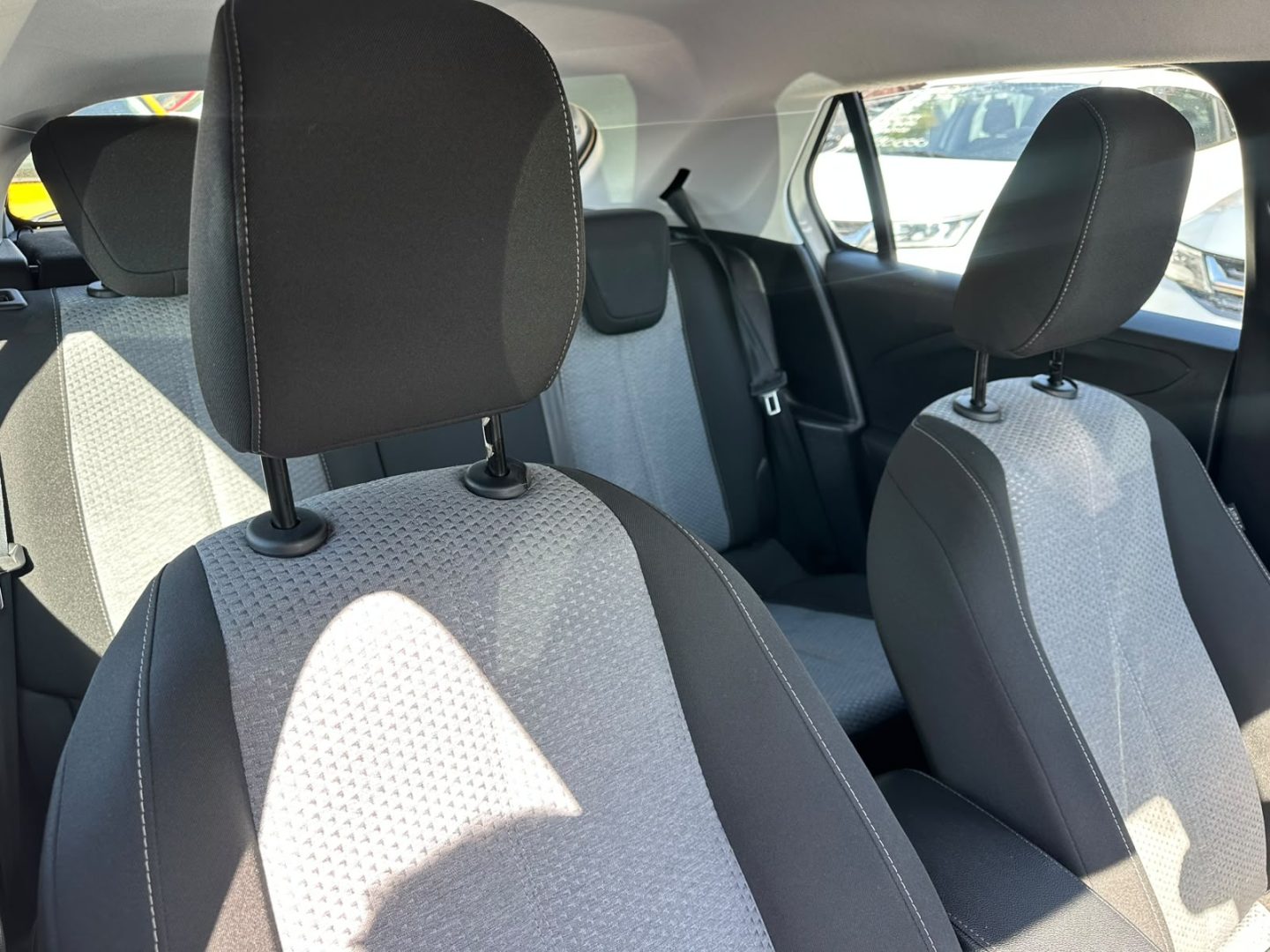 Opel Corsa — foto 14 de 17