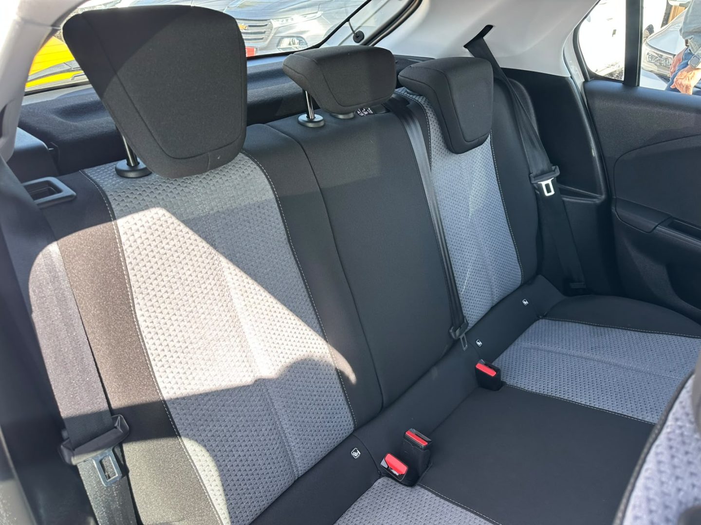 Opel Corsa — foto 13 de 17