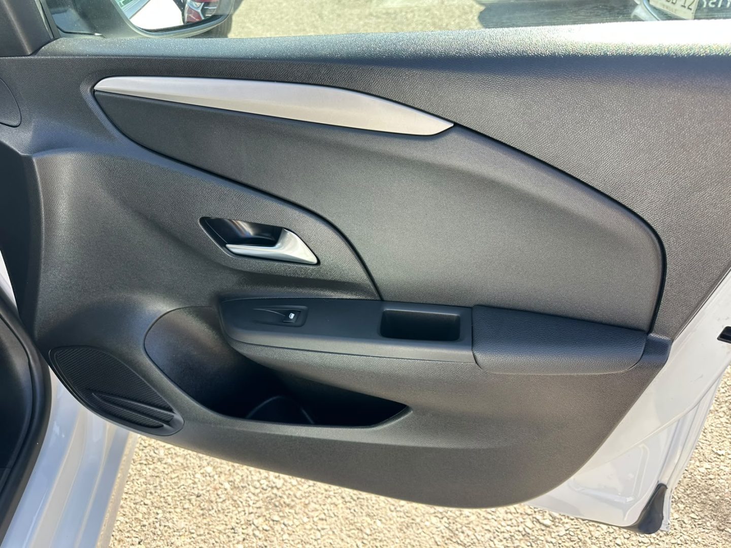 Opel Corsa — foto 16 de 17