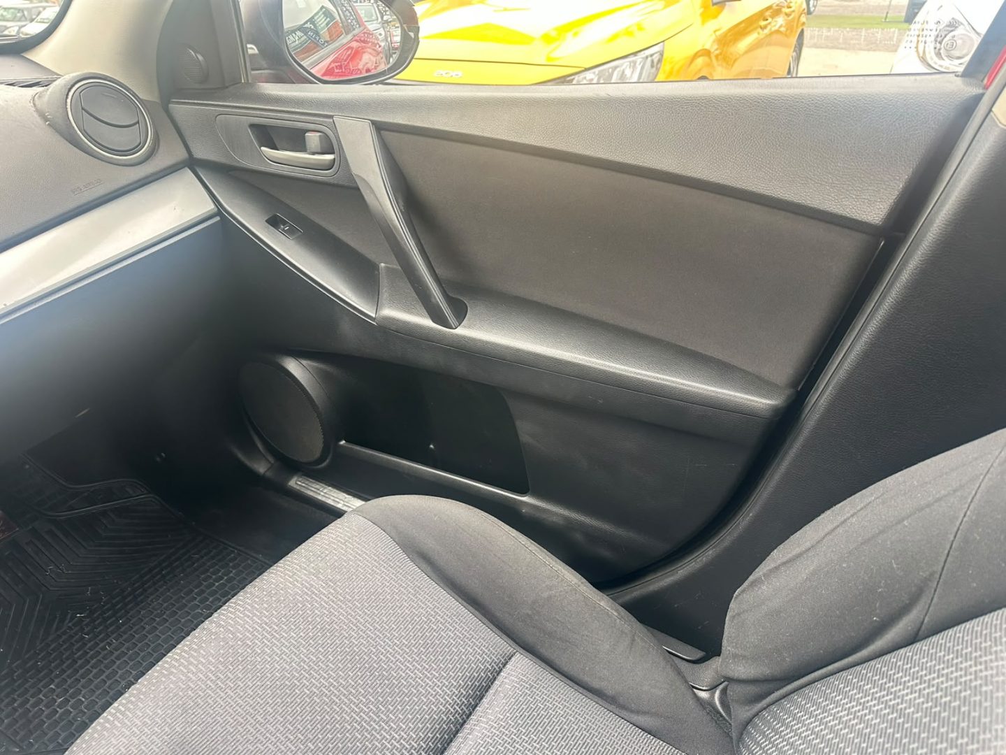 Mazda New3 — foto 11 de 14