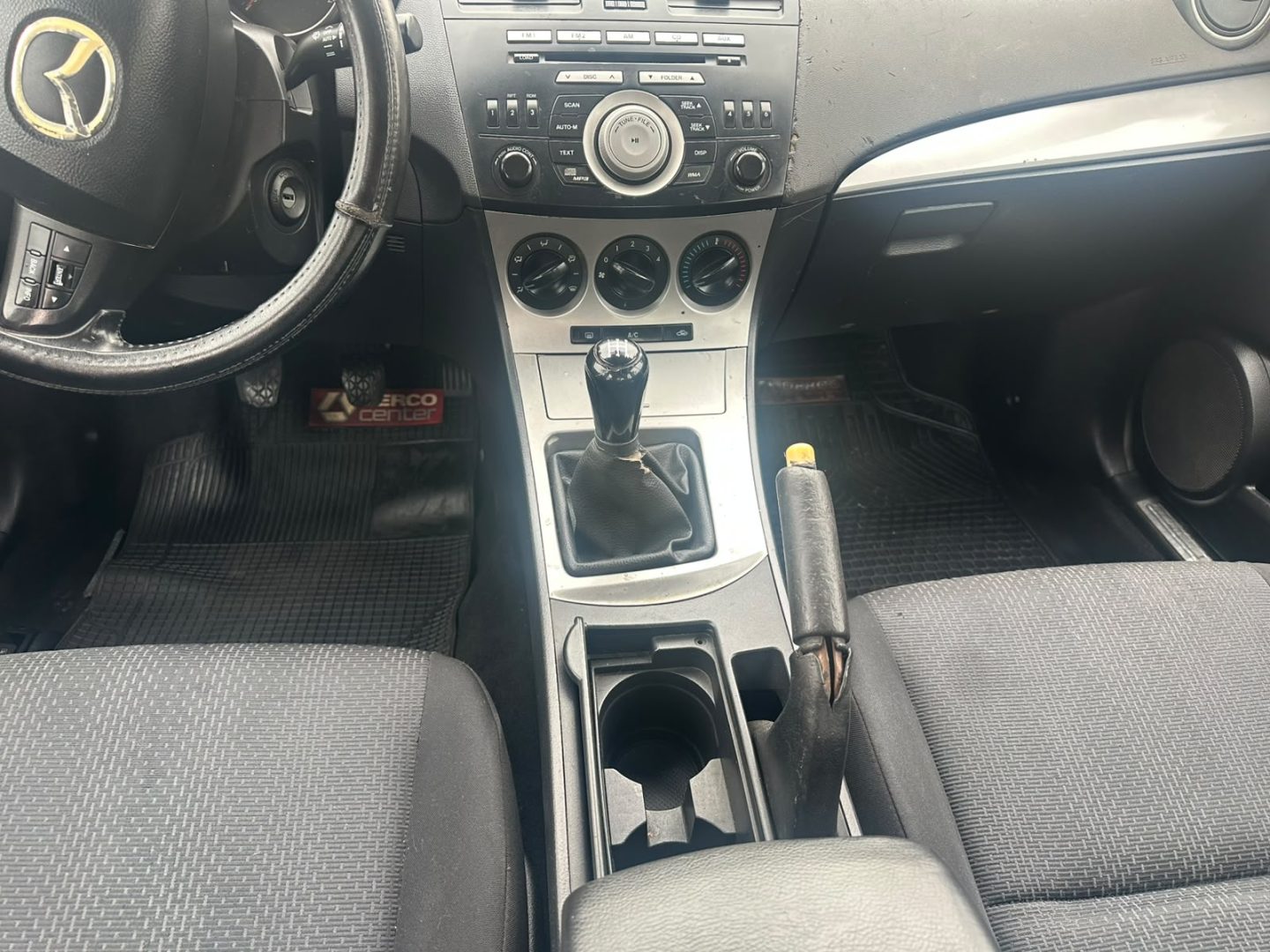 Mazda New3 — foto 9 de 14