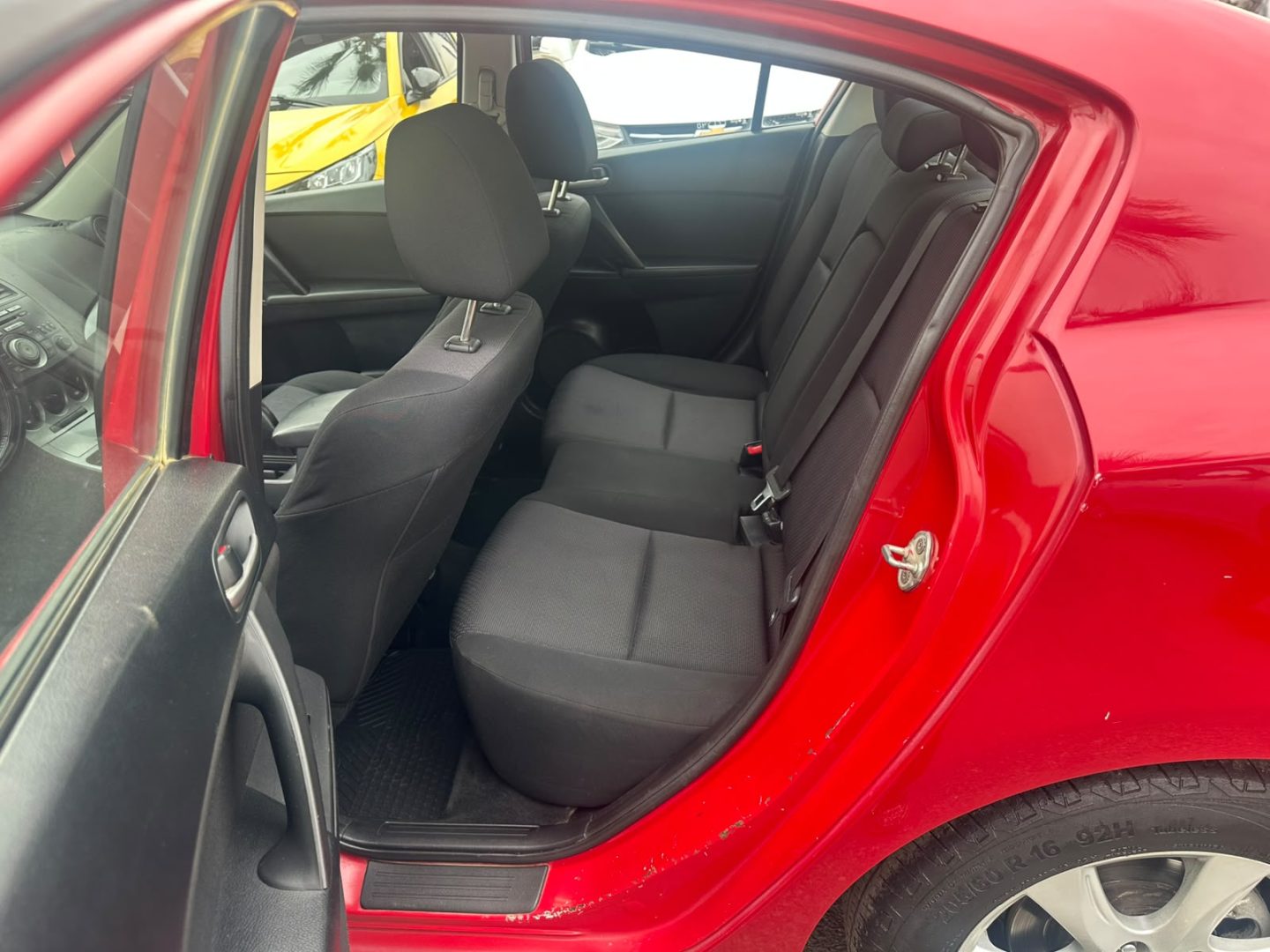 Mazda New3 — foto 7 de 14