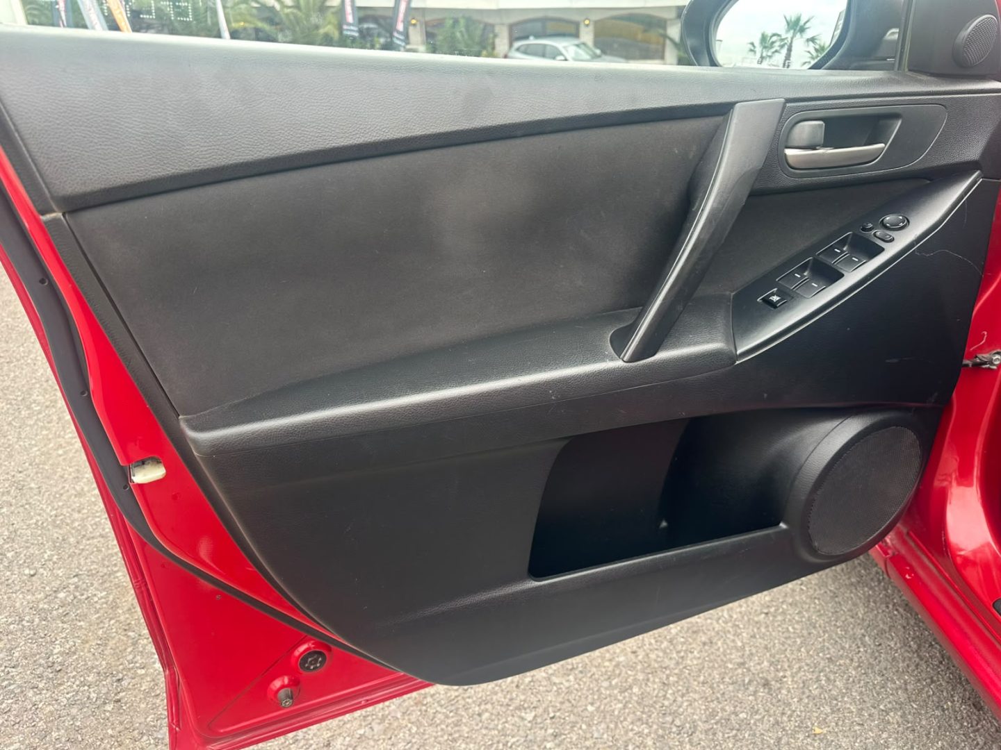 Mazda New3 — foto 8 de 14