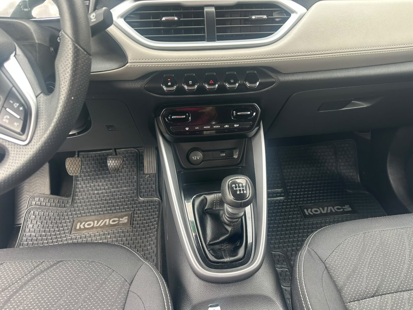 Chevrolet Groove — foto 7 de 17