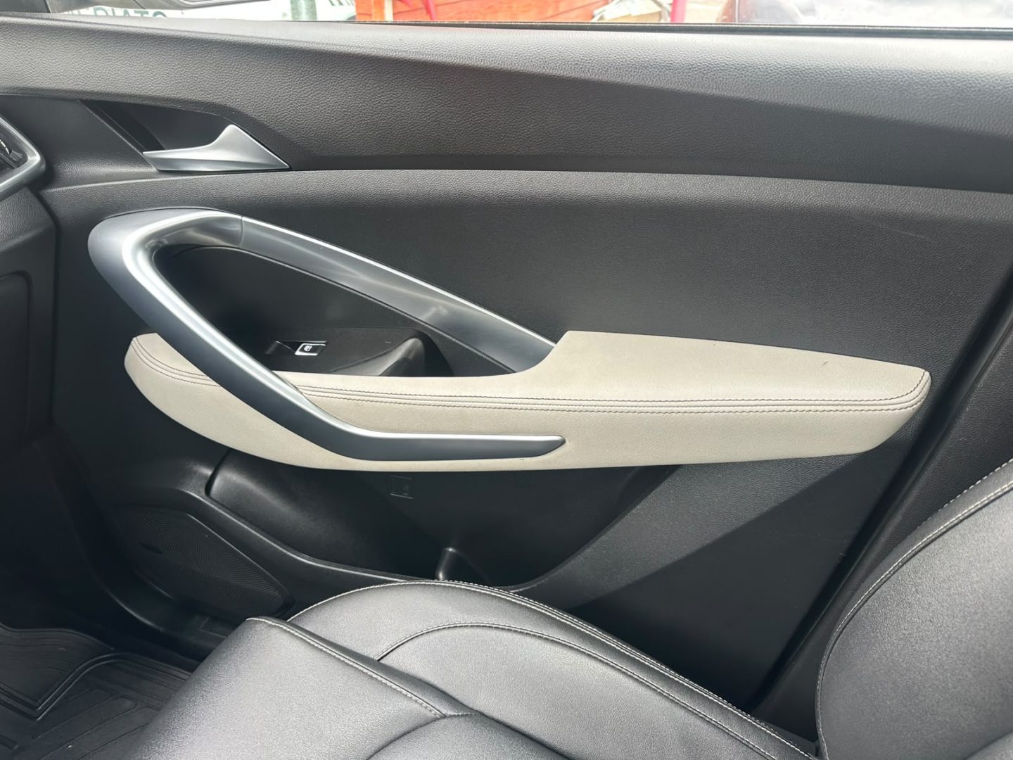 Chevrolet Captiva Otto — foto 10 de 15