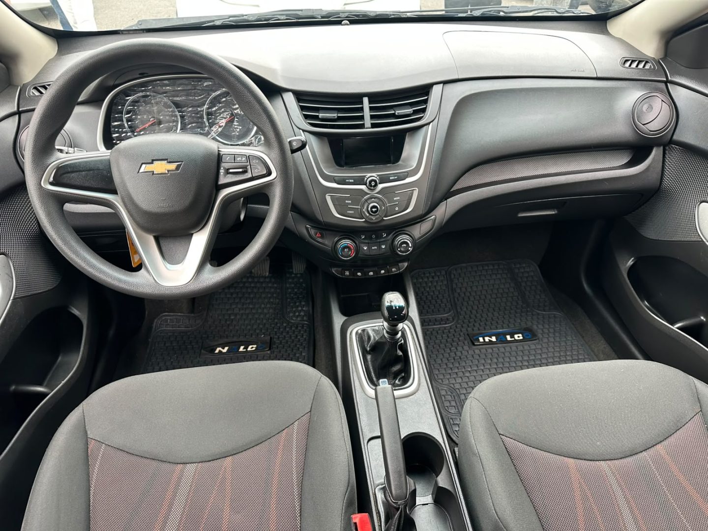 Chevrolet Sail — foto 7 de 14