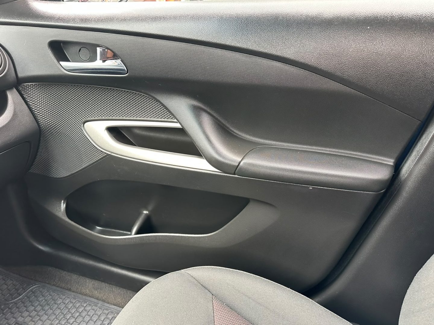 Chevrolet Sail — foto 9 de 14